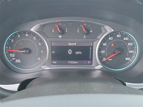 Used 2022 Chevrolet Traverse LT image 11