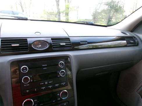 Used 2009 Mercury Sable Premier image 13