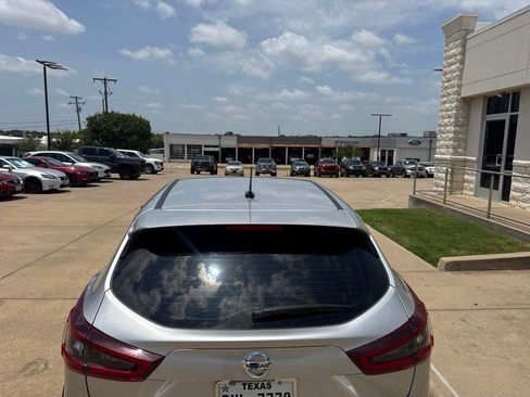 Used 2022 Nissan Rogue Sport S FWD image 5