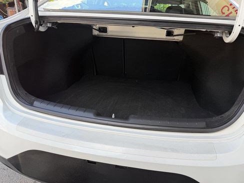 Used 2019 Hyundai Elantra SE w/ Cargo Package FWD image 30