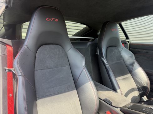 Certified 2016 Porsche Cayman GT4 RWD image 14