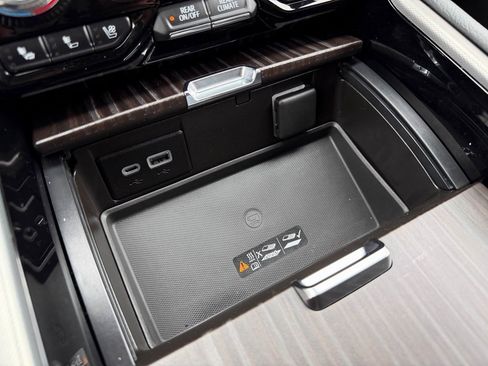 Used 2022 GMC Yukon Denali image 35