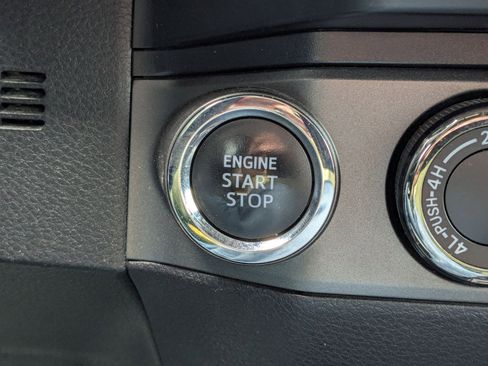 Used 2019 Toyota Tacoma TRD Sport AWD/4WD image 17