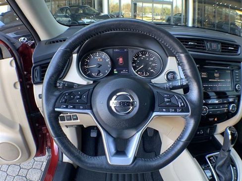 Used 2018 Nissan Rogue SL w/ Premium Package image 14