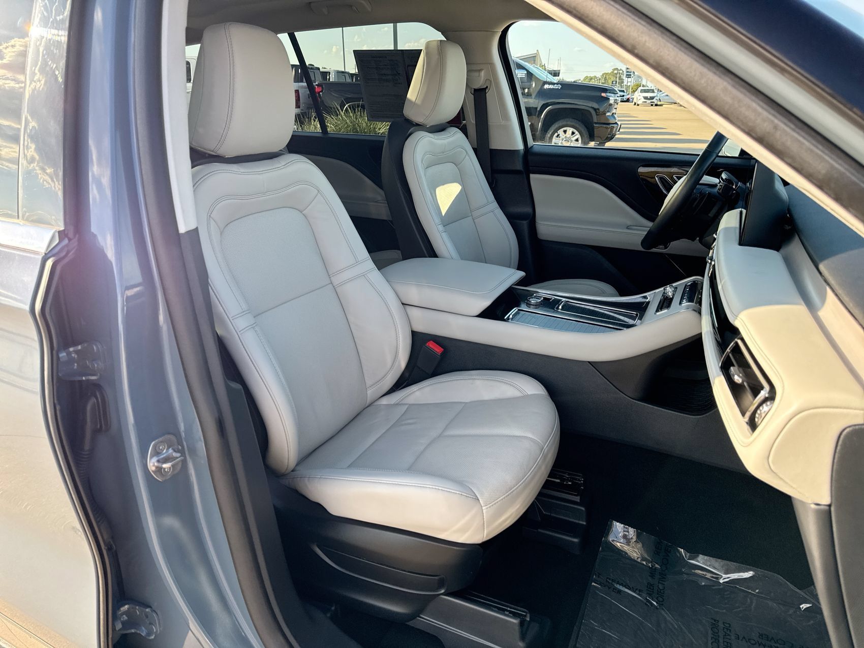 Used 2025 Lincoln Aviator Reserve w/ Illumination Package AWD/4WD image 28