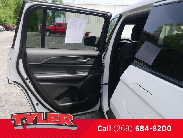 Certified 2024 Jeep Grand Cherokee L Laredo w/ Luxury Tech Group I AWD/4WD image 19