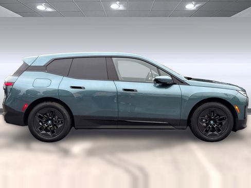 Used 2025 BMW iX xDrive50 image 8
