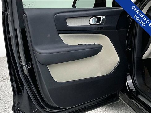 Used 2023 Volvo XC40 B5 Plus w/ Protection Package Premier image 23