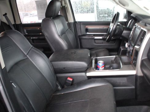 Used 2017 RAM 1500 Laramie w/ Convenience Group image 4