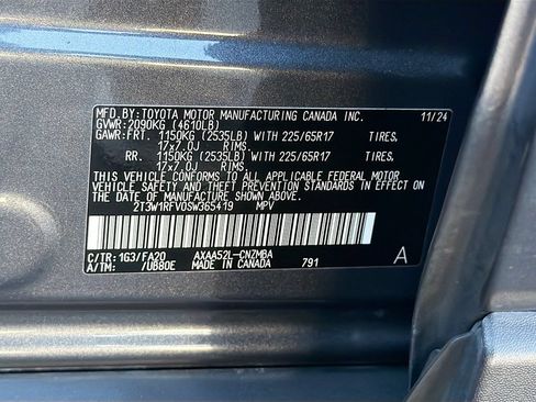 Used 2025 Toyota RAV4 XLE FWD image 30