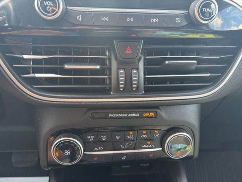 Used 2022 Ford Escape SE w/ Cold Weather Package image 27