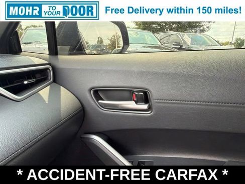 Used 2023 Toyota Corolla Cross XLE w/ Convenience Package AWD/4WD image 31