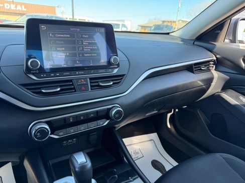 Used 2021 Nissan Altima 2.5 SV image 11