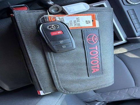 Used 2025 Toyota Tacoma SR5 image 29