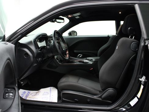 Used 2016 Dodge Challenger R/T image 12