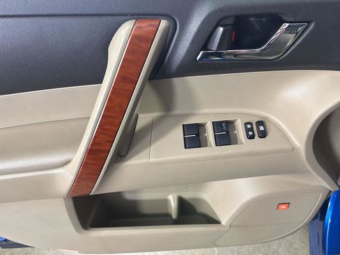 Used 2008 Toyota Highlander Limited AWD/4WD image 28