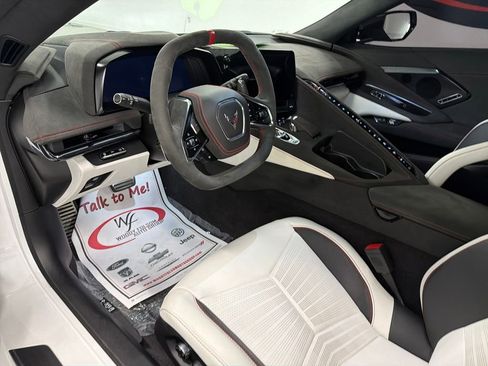 Used 2023 Chevrolet Corvette Stingray Premium Conv RWD image 9