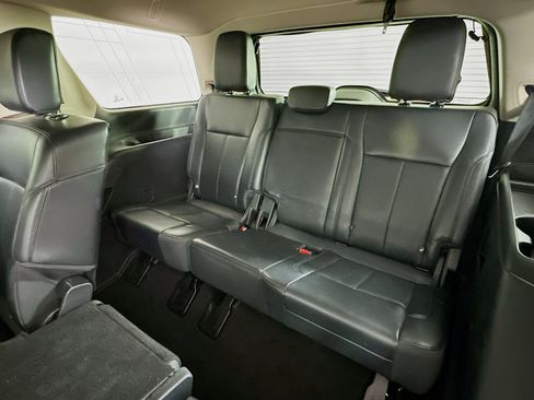 Used 2024 Ford Expedition XLT image 29