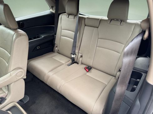 Used 2017 Honda Pilot Elite image 16