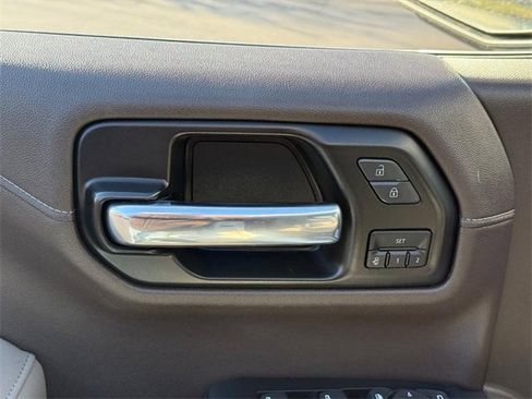 Used 2022 Chevrolet Silverado 1500 LTZ w/ LTZ Convenience Package II image 16