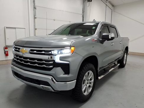 Used 2025 Chevrolet Silverado 1500 LTZ w/ LTZ Premium Package AWD/4WD image 7