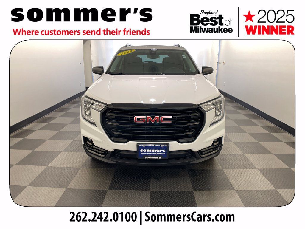 Used 2024 GMC Terrain SLT w/ Elevation Edition AWD/4WD image 8