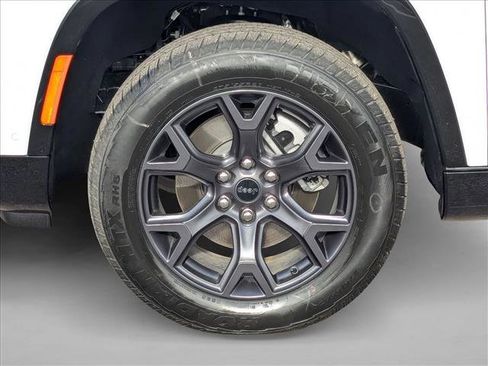 New 2026 Jeep Grand Wagoneer Limited w/ Premium Group II image 10