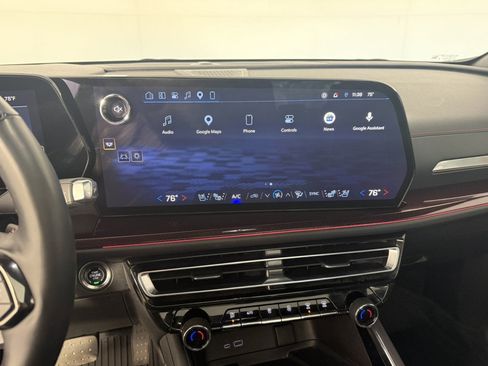 Used 2025 Chevrolet Traverse RS AWD/4WD image 22