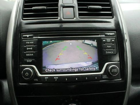 Used 2016 Nissan Versa Note SV FWD image 37