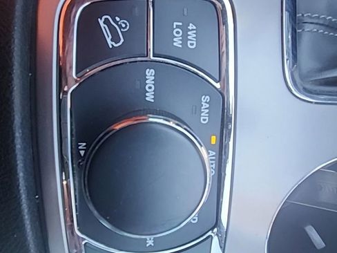 Used 2021 Jeep Grand Cherokee Overland AWD/4WD image 8