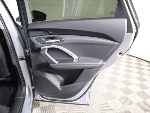 Used 2025 Audi Q5 Premium w/ Convenience Package image 29