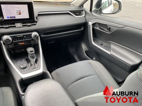 Used 2024 Toyota RAV4 LE AWD/4WD image 22