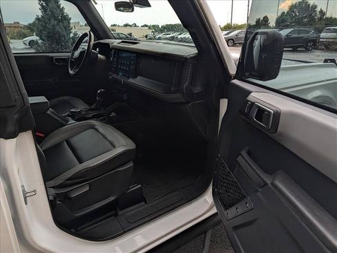 Used 2024 Ford Bronco Big Bend w/ Sasquatch Package AWD/4WD image 12