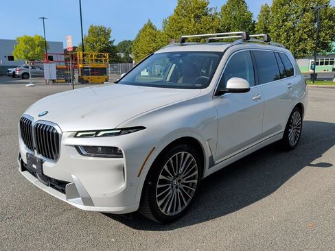Used 2023 BMW X7 xDrive40i w/ Executive Package AWD/4WD image 3