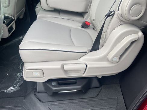 New 2026 Honda Odyssey Touring image 20