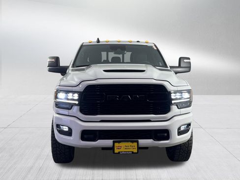 Used 2024 RAM 3500 Limited AWD/4WD image 2