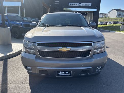Used 2012 Chevrolet Avalanche LT RWD image 4