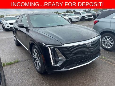 Used 2024 Cadillac Lyriq Luxury w/ LPO, Floor Liner Package AWD/4WD image 11