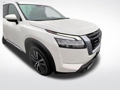 Used 2023 Nissan Pathfinder Platinum w/ Cargo Package image 11