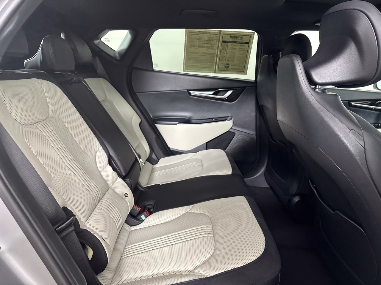 Used 2024 Kia EV6 GT-Line w/ GT-Line White Seat Package RWD image 26