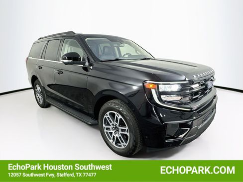 Used 2025 Ford Expedition Active AWD/4WD image 1
