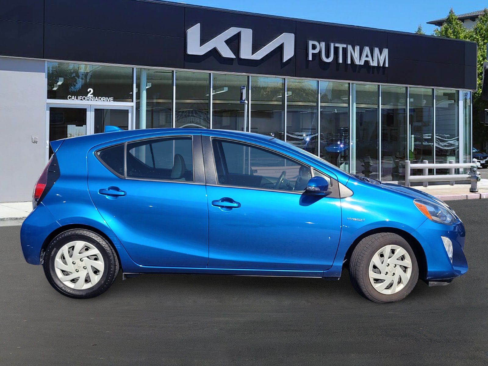 Used 2015 Toyota Prius C Two FWD image 3