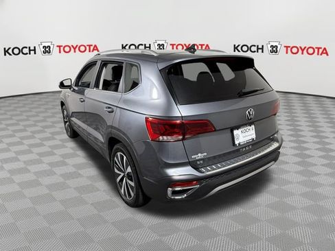Used 2023 Volkswagen Taos SE AWD/4WD image 6