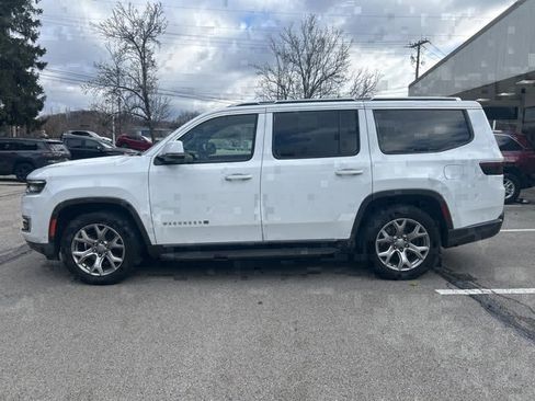 Used 2022 Jeep Wagoneer Series II image 2