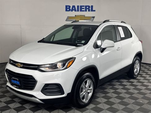 Used 2022 Chevrolet Trax LT w/ LT Convenience Package AWD/4WD image 1
