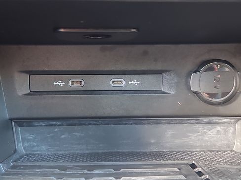 Certified 2025 Volkswagen Taos SEL image 13