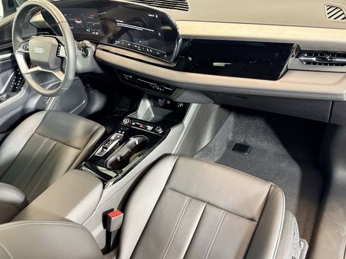 New 2025 Audi Q6 e-tron Premium image 26