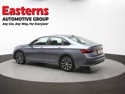 Used 2025 Volkswagen Jetta SE FWD image 61