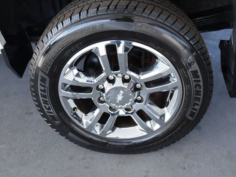 Used 2017 Chevrolet Silverado 2500 High Country w/ Duramax Plus Package image 43