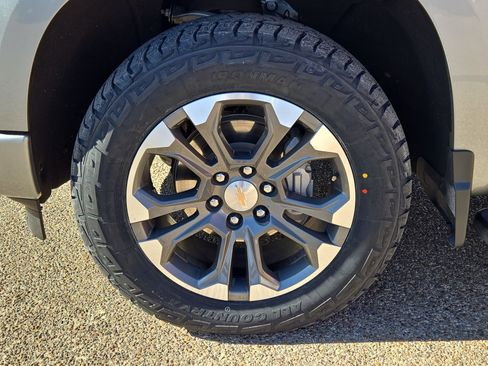 Used 2025 Chevrolet Silverado 1500 High Country w/ Technology Package image 11